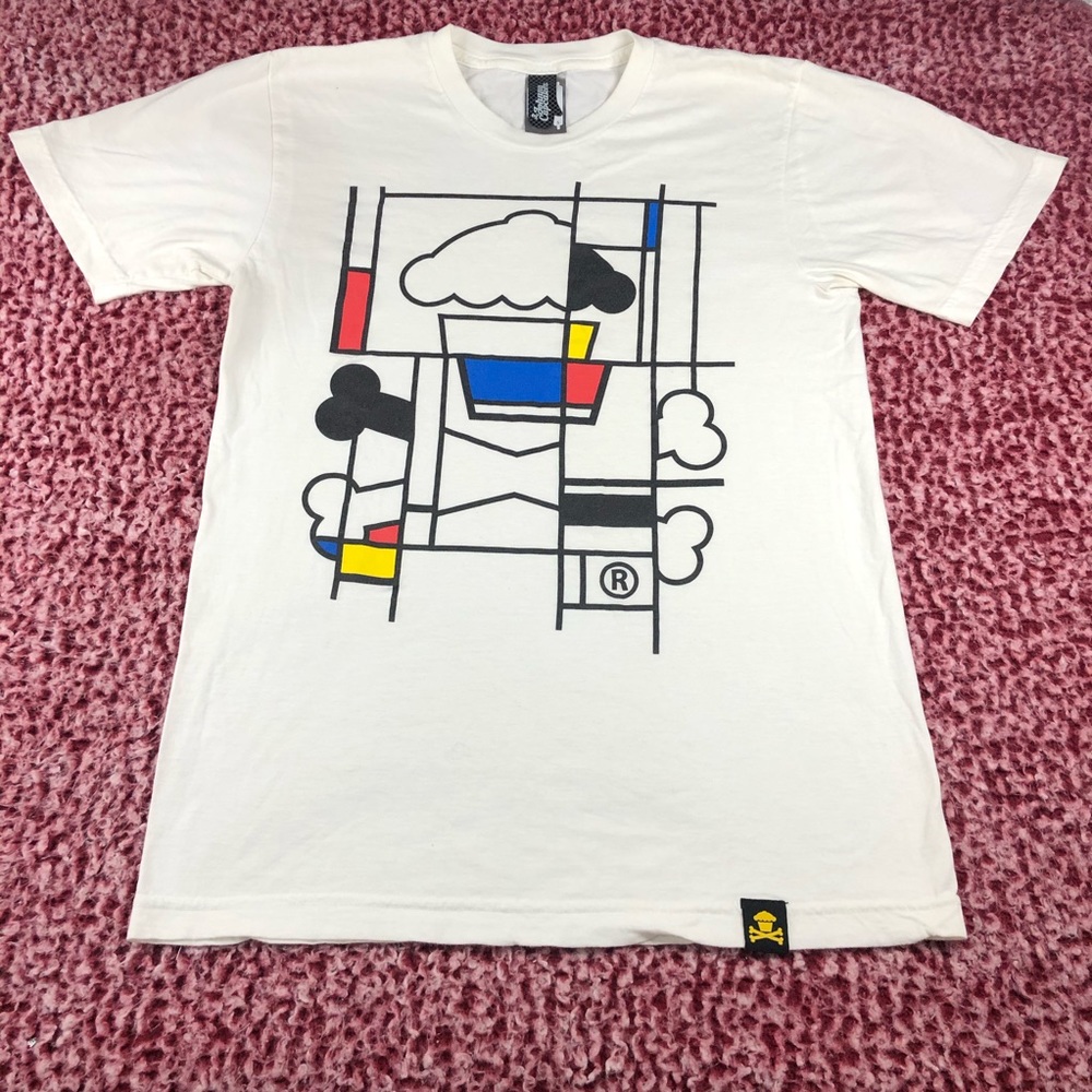 🌙✨ Host Pick 🌙✨ - Men’s Johnny Cupcakes Shirt